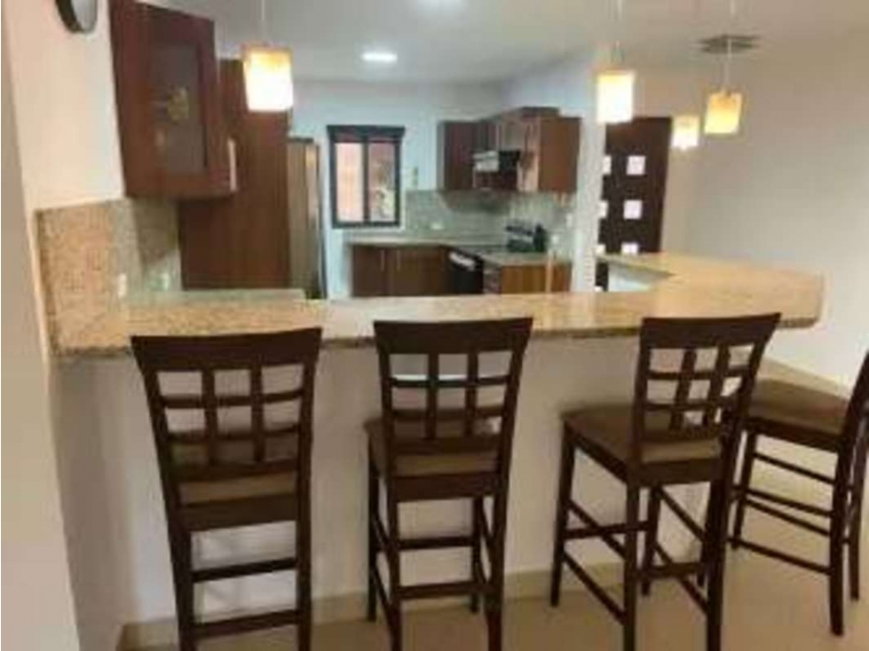 Melissa Foster Luxury Vende Apartamento en Embassy Club MF767