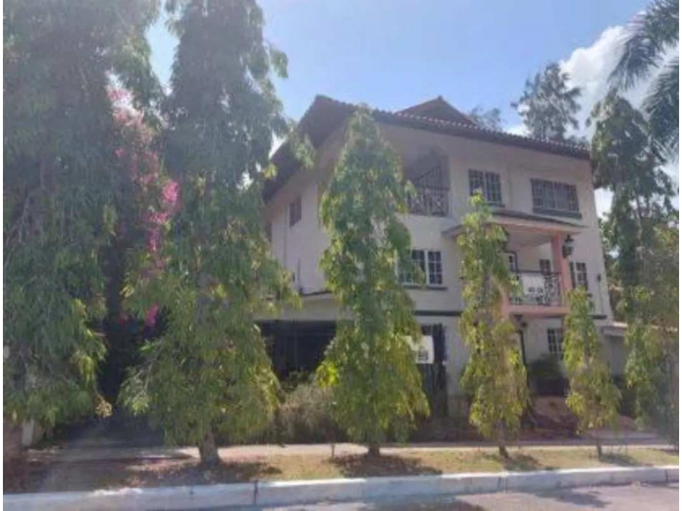 Melissa Foster Luxury Vende Hermosa Casa en Albrook MF622