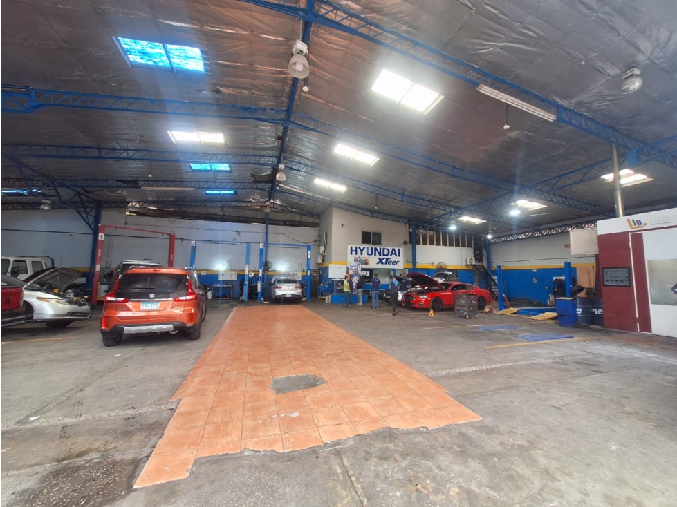 Venta de Galera de 700 mts Parque Lefevre Zonificación RM13 — foto 3