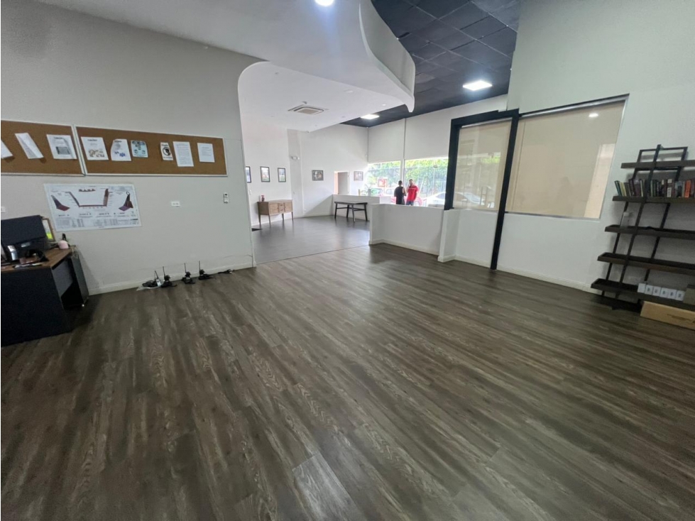 Alquiler de local de 343 mts en via principal de Costa del Este — foto 2