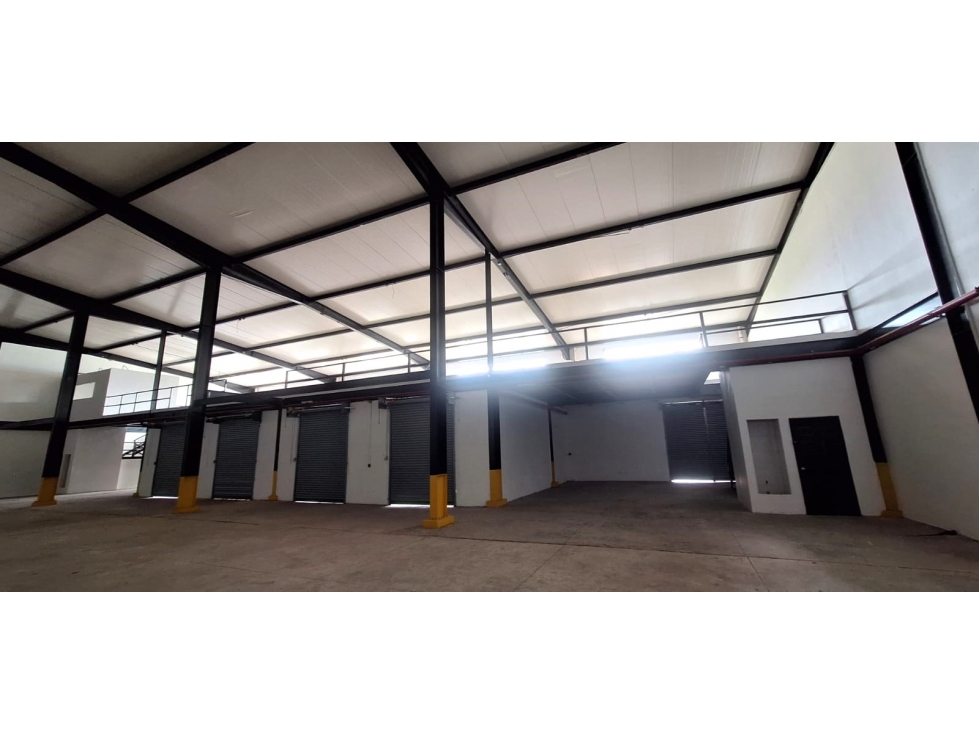 Venta de Galera de 2.200 metros en Parque Industrial de Las Américas — foto 5