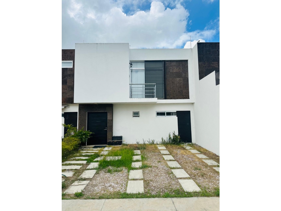 CASA EN RENTA AMUEBLADA ZAFIRO