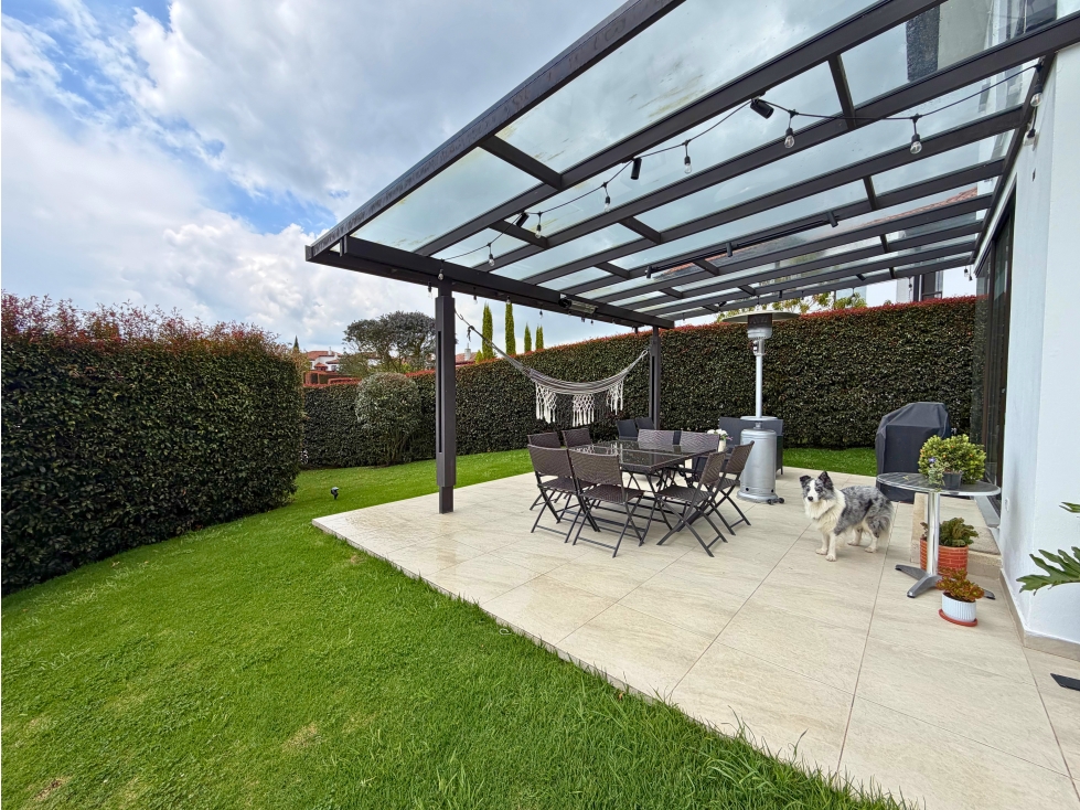 Casa con pérgola en Encenillos de Sindamanoy