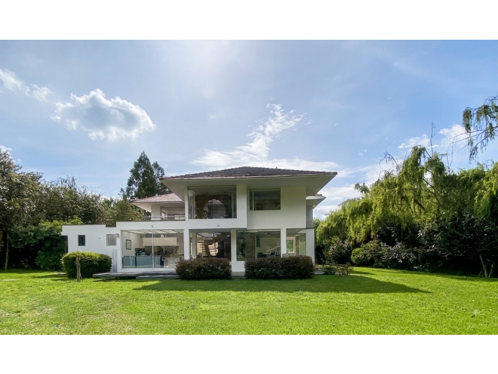 Iluminada casa campestre para venta en Cajicá