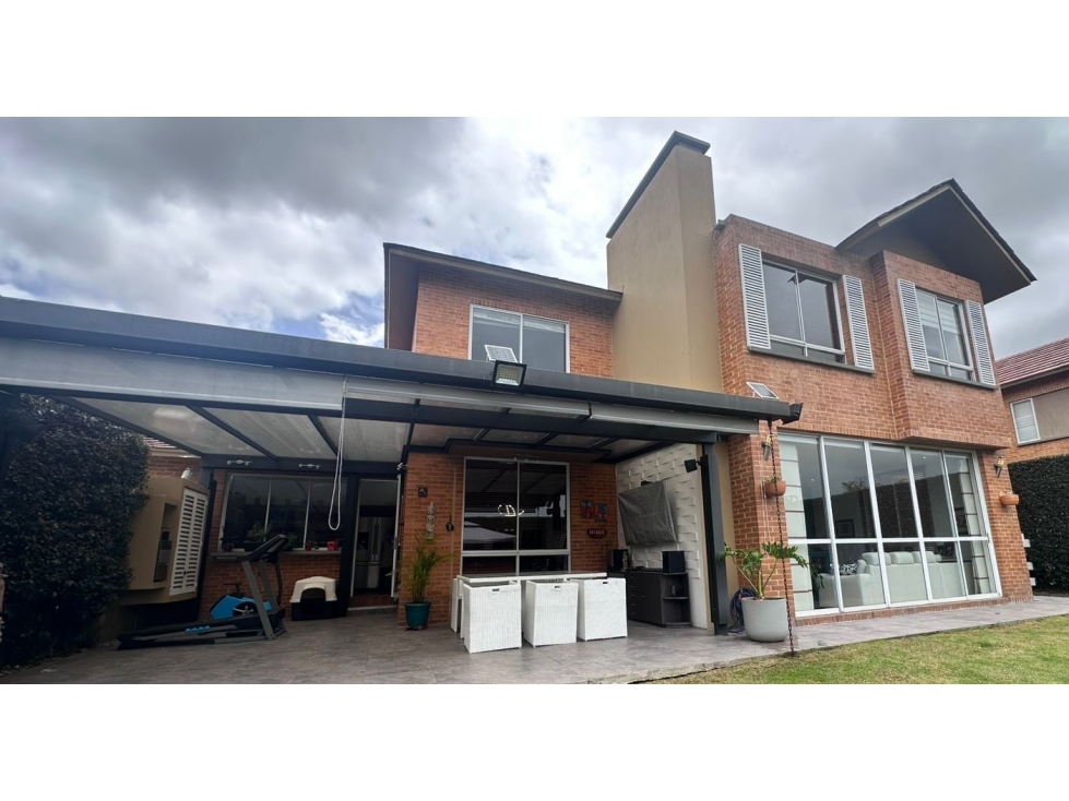 Casa Californiana con pérgola para venta en Hacienda Fontanar