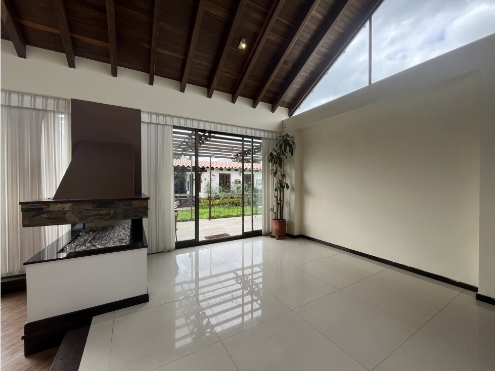 Casa para venta con pérgola y amplio lote en Cajicá — foto 3