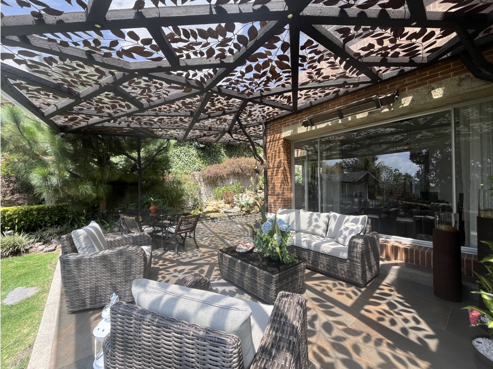 Casa en Aposentos con pérgola y vista al campo de golf