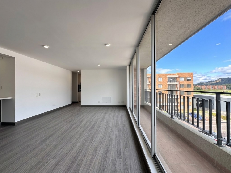 Apartamento esquinero para estrenar en Huertas Oriental II — foto 3