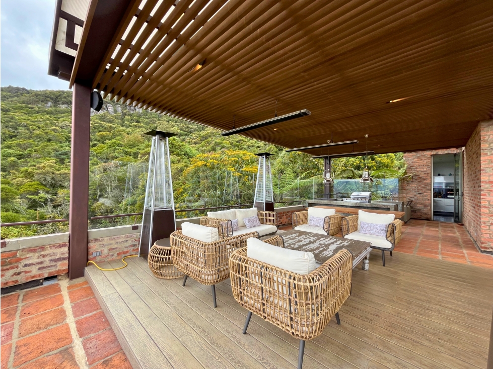 Casa para venta con vista panorámica y pérgola en Portal de Fusca