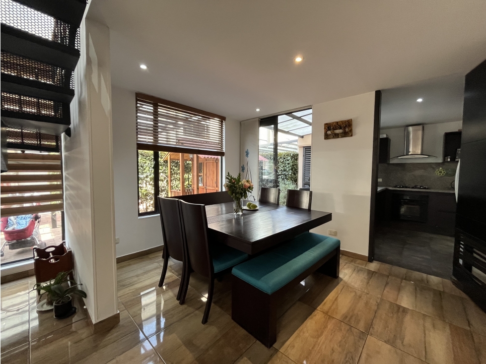Casa de 3 pisos con clubhouse para venta en Chía — foto 4