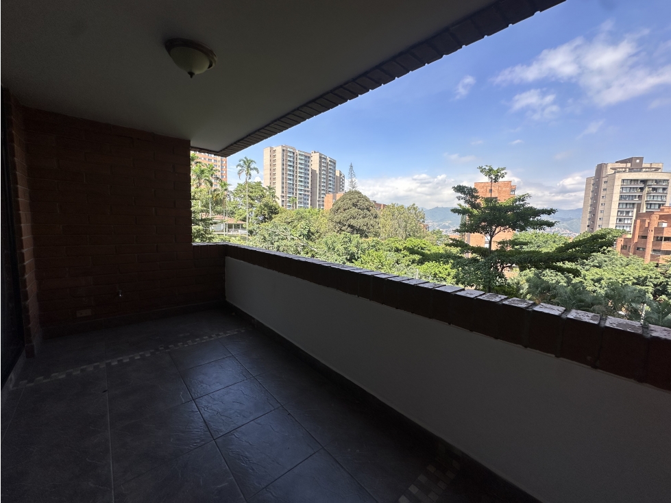 Amplitud, luz y ubicación privilegiada en Los Balsos — foto 4