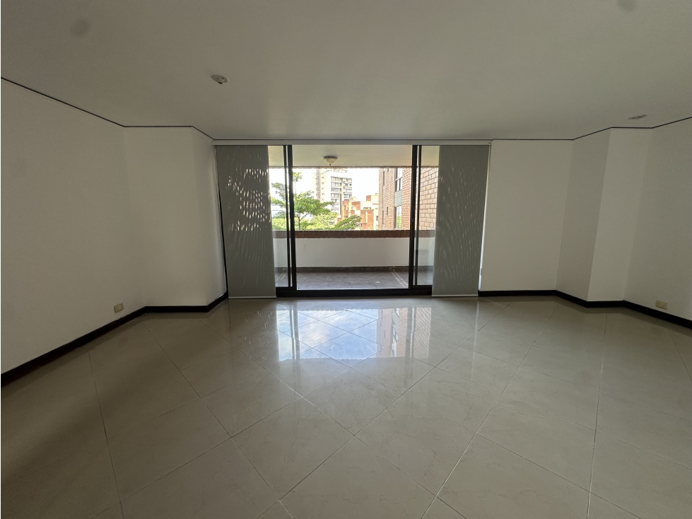 Amplitud, luz y ubicación privilegiada en Los Balsos — foto 2