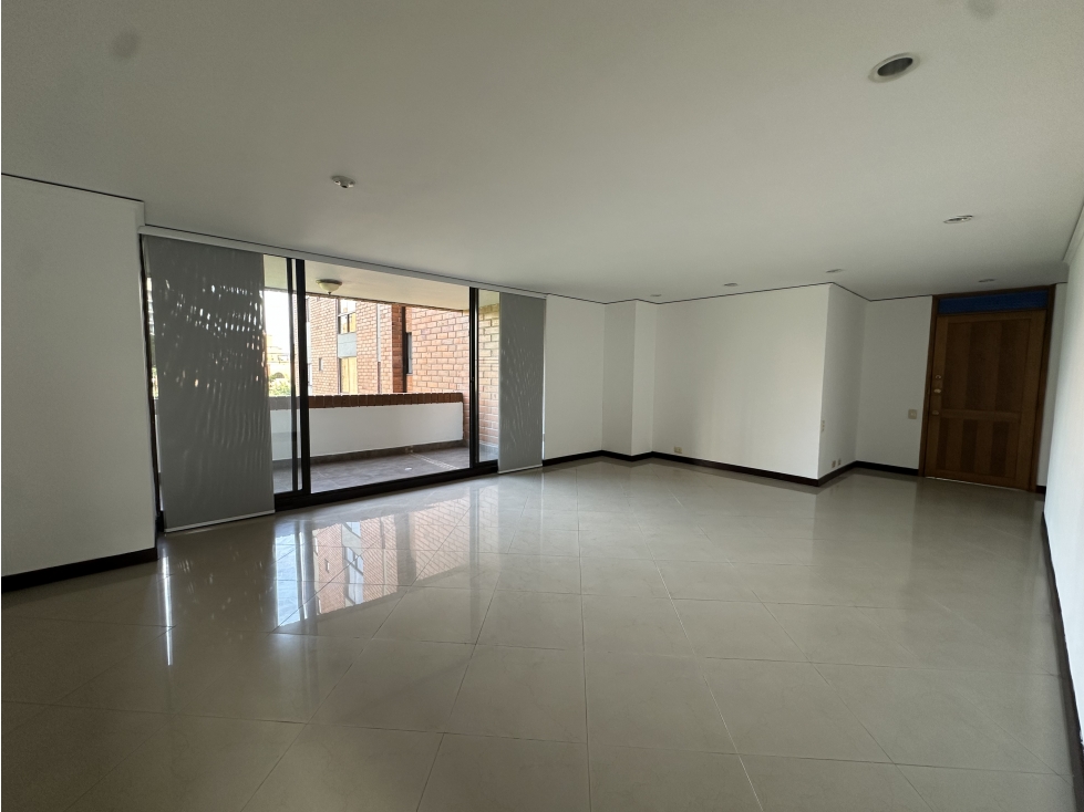 Amplitud, luz y ubicación privilegiada en Los Balsos