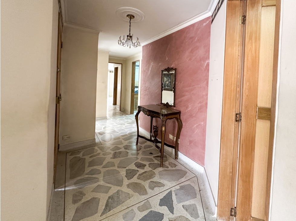 APARTAMENTO EN LAURELES PARA REMODELAR* 140M2* — foto 3
