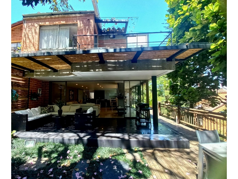 CASA AMOBLADA SECTOR EL TESORO, SILENCIOSA Y 100% CAMINABLE — foto 3