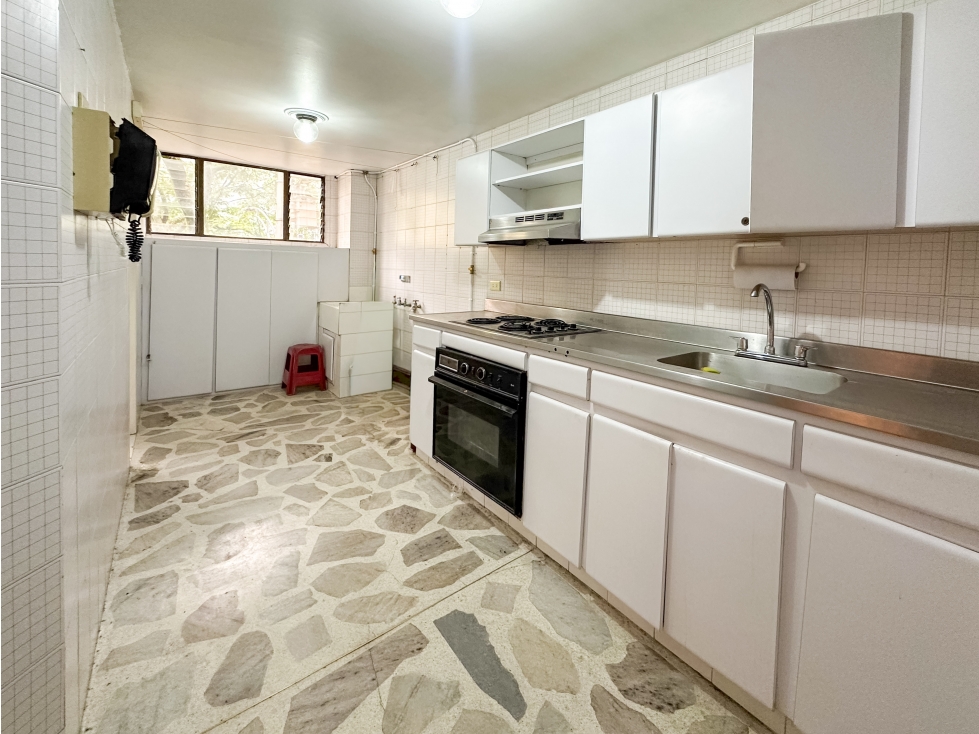 APARTAMENTO EN LAURELES PARA REMODELAR* 140M2* — foto 5