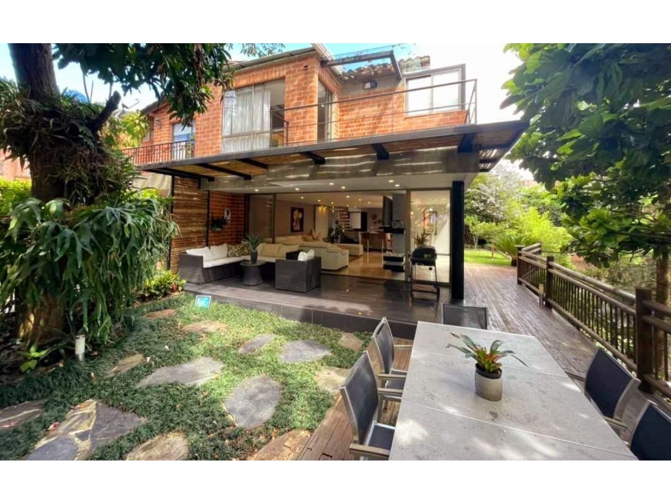 CASA AMOBLADA SECTOR EL TESORO, SILENCIOSA Y 100% CAMINABLE
