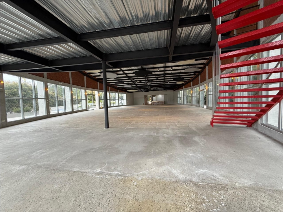 Local comercial en arriendo — foto 4