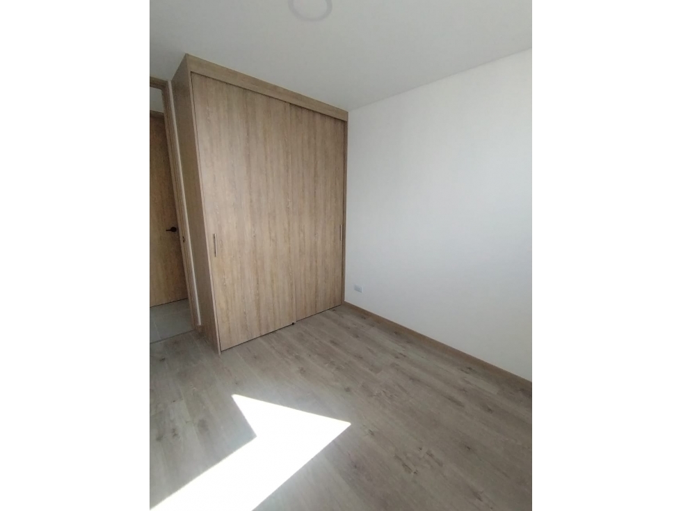 Apartamento en arriendo — foto 4