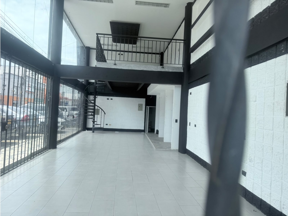 Local en Arriendo - 3