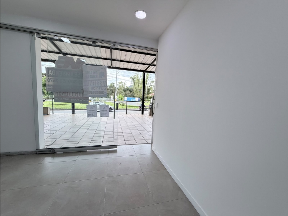 LOCAL EN ARRIENDO - 1
