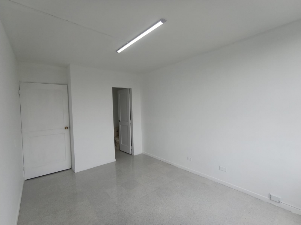 Oficina en Arriendo - 3