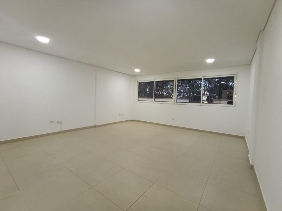 Oficina en Arriendo - 4