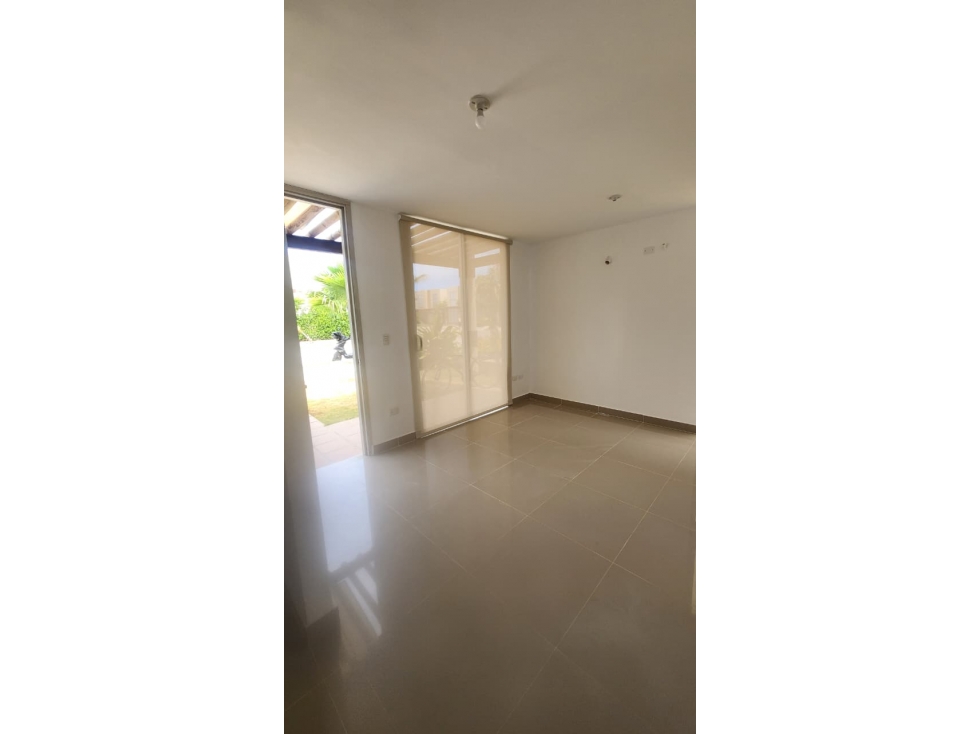 ARRIENDO CASA 2 PISOS EN ZONA NORTE DORAL SUITES