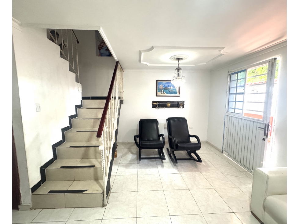 VENDO CASA CRESPO URB CERRADA - 4
