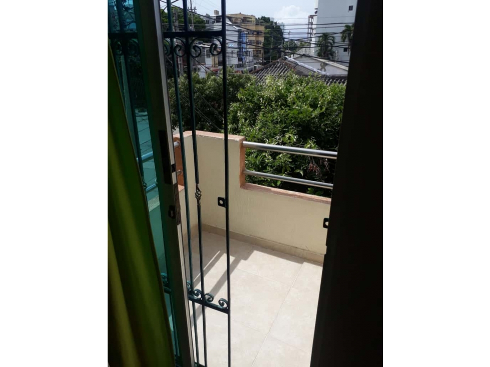 VENDO CASA EN MANGA 3 PISOS MAS MIRADOR — foto 3