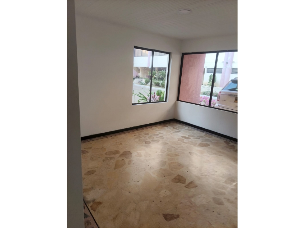 ARRIENDO CASA TRES PLANTAS PIE DE LA POPA CONJ CERRADO — foto 4
