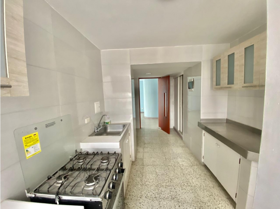 ARRIENDO APARTAMENTO BOCAGRANDE SIN AMOBLAR — foto 2