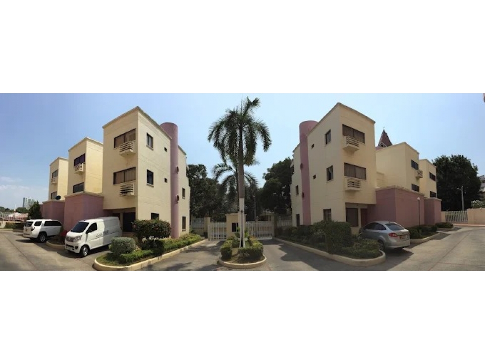 ARRIENDO CASA TRES PLANTAS PIE DE LA POPA CONJ CERRADO