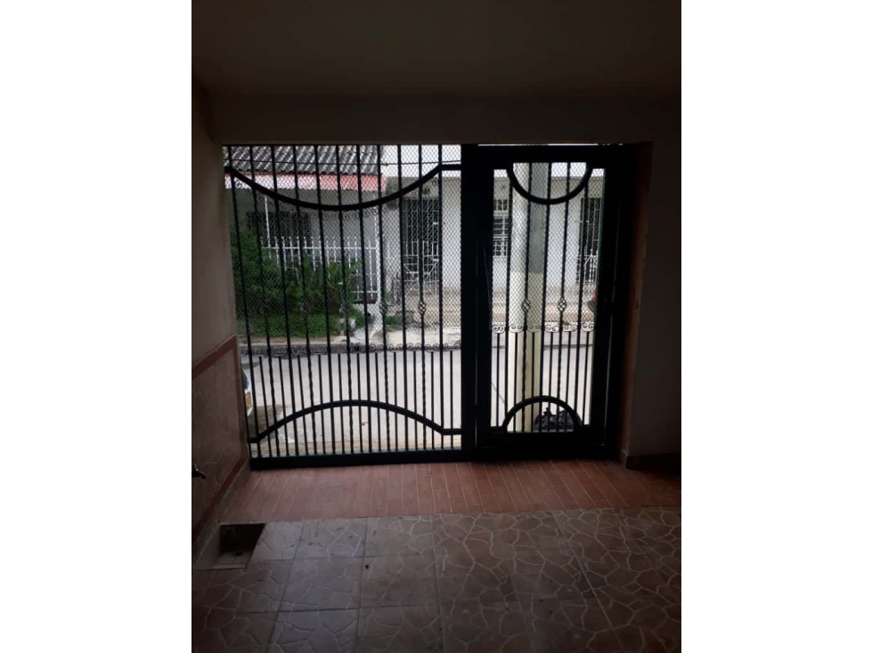 VENDO CASA EN MANGA 3 PISOS MAS MIRADOR — foto 2