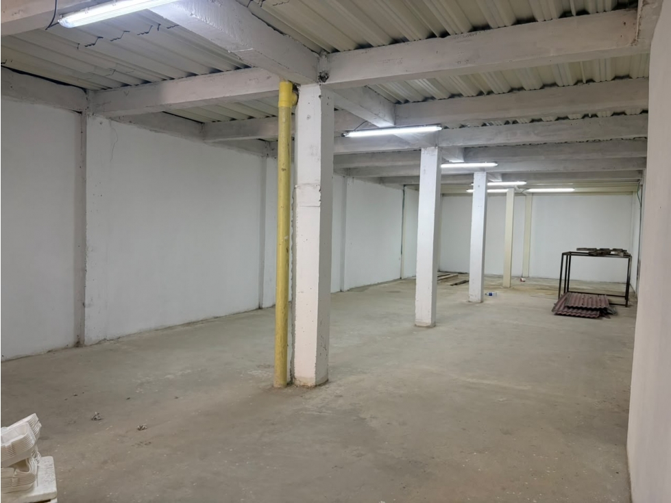 ARRIENDO BODEGA EN MARTINEZ MARTELO - BAZURTO - 3