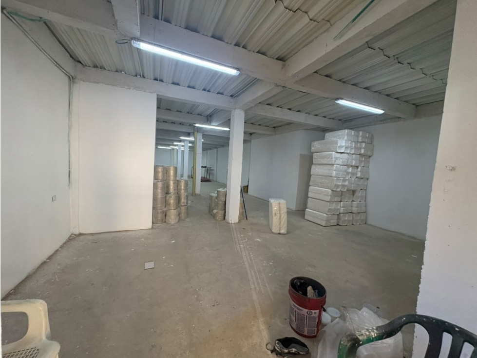 ARRIENDO BODEGA EN MARTINEZ MARTELO - BAZURTO - 4