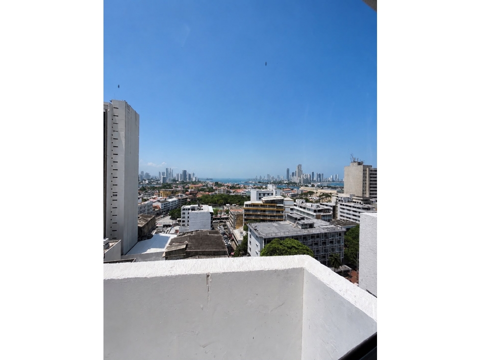 ARRIENDO OFICINA EN CENTRO HISTORICO CON BALCON — foto 2