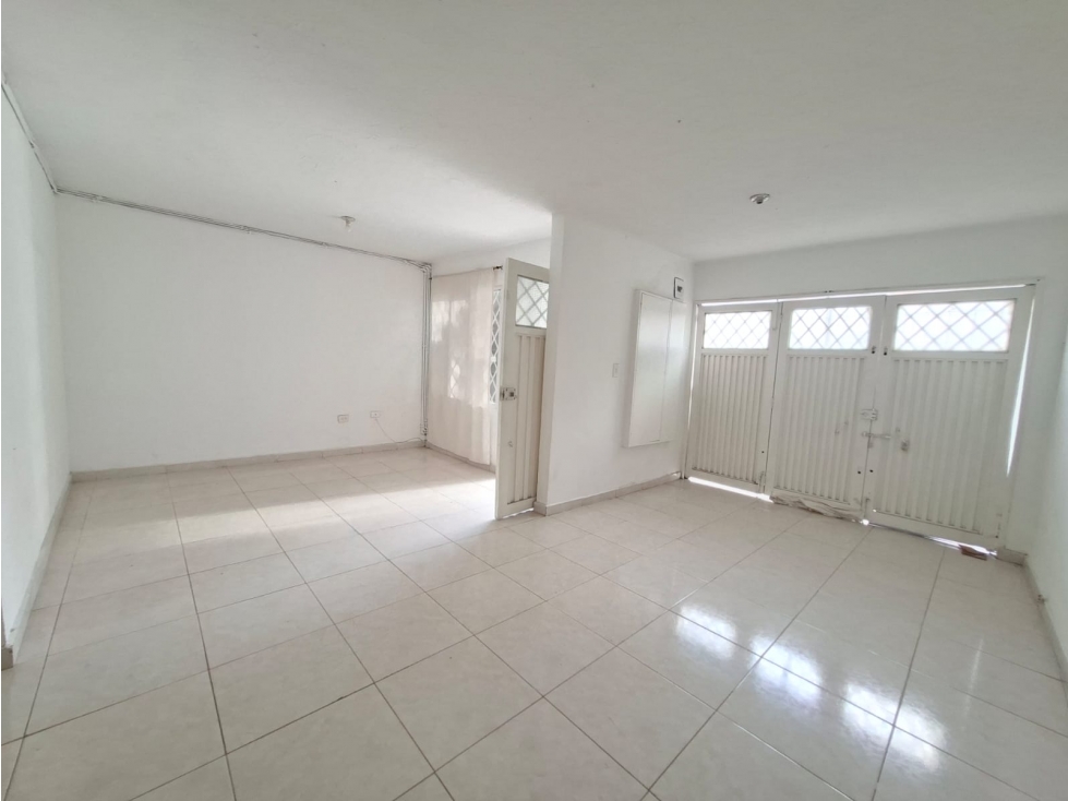 VENDO CASA CRISTOBAL COLON 3 PISOS ML9916642