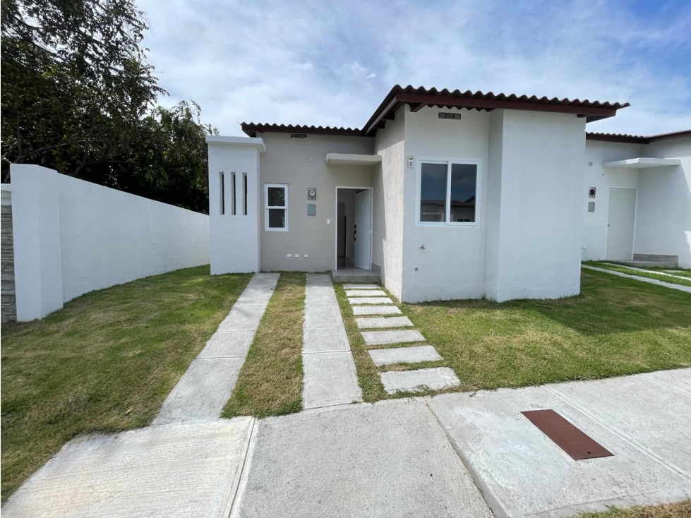 Se Alquila Casa en Viveros del Pacifico , San Carlos - 1
