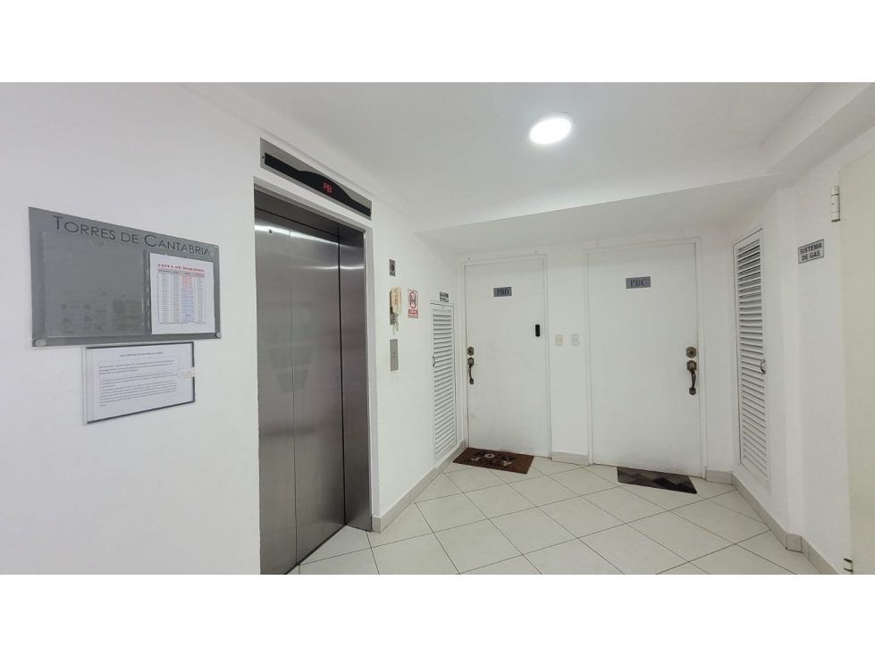 Se vende apartamento en PH Torres de Cantabria. Las Acacias. — foto 3