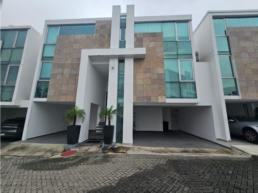Venta Casa en Altos del Golf - SP