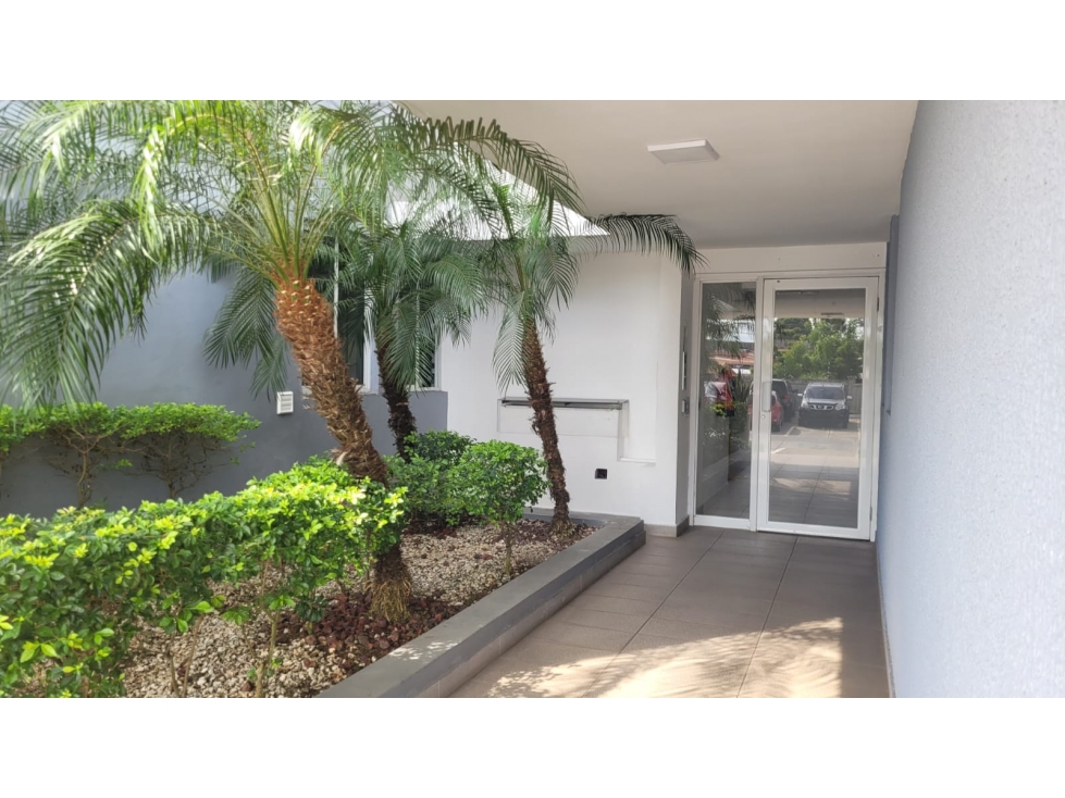 Se vende apartamento en PH Torres de Cantabria. Las Acacias.