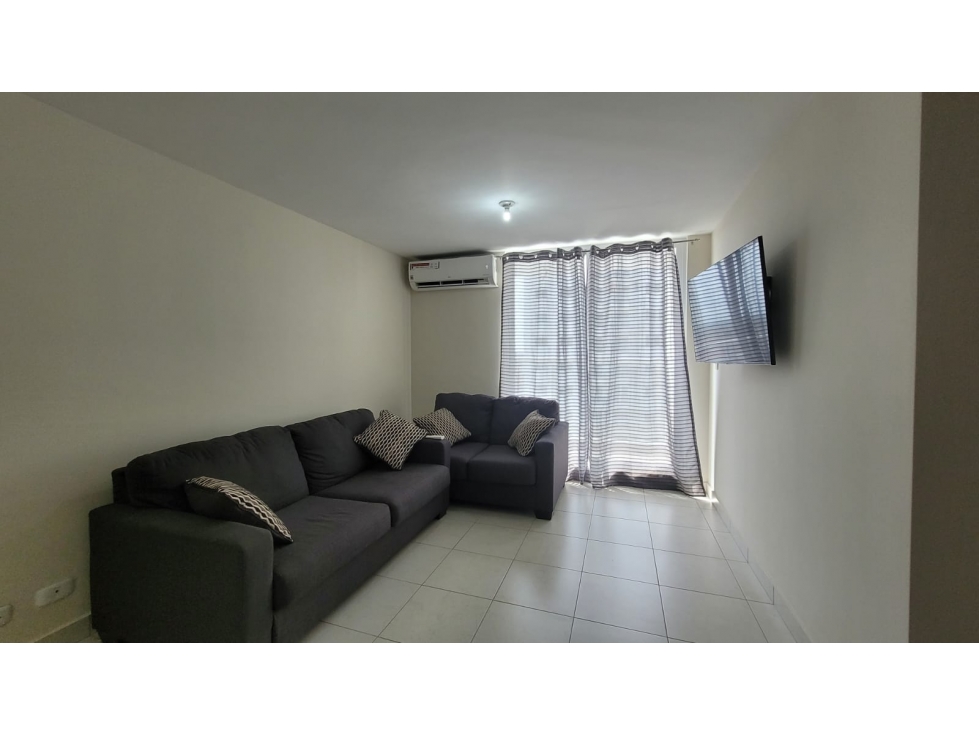 Se vende apartamento en PH Torres de Cantabria. Las Acacias. — foto 4