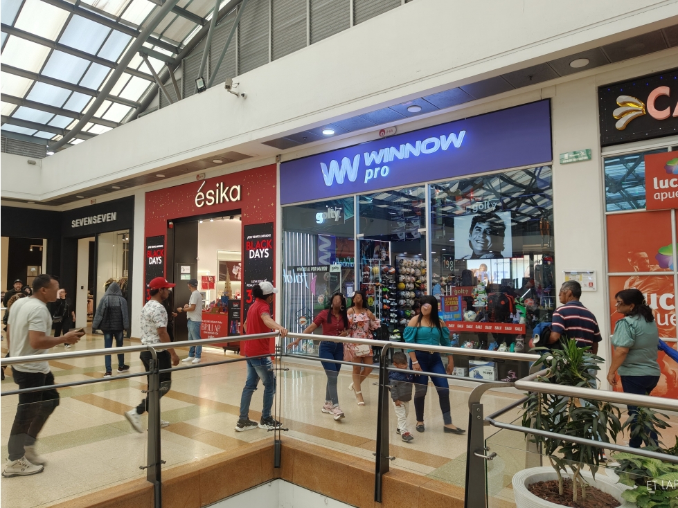 VENTA LOCAL PLAZA IMPERIAL BOGOTA — foto 3