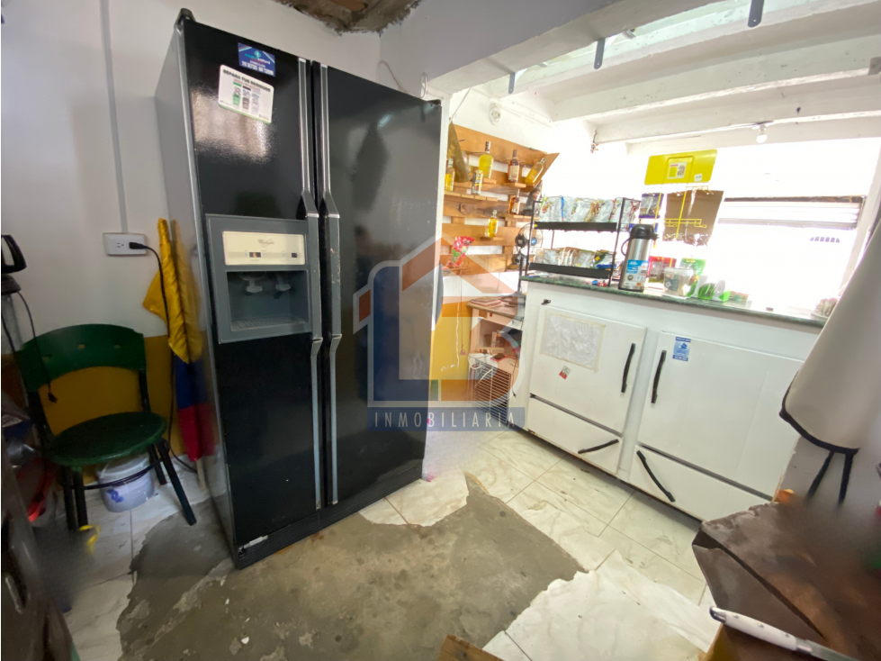 SE VENDE CASA LOTE EN LA AV LOS CAMELLOS — foto 5
