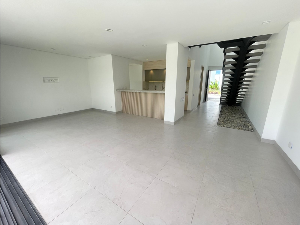 SE VENDE CASA CAMPESTRE CERCA AL CLUB CAMPESTRE