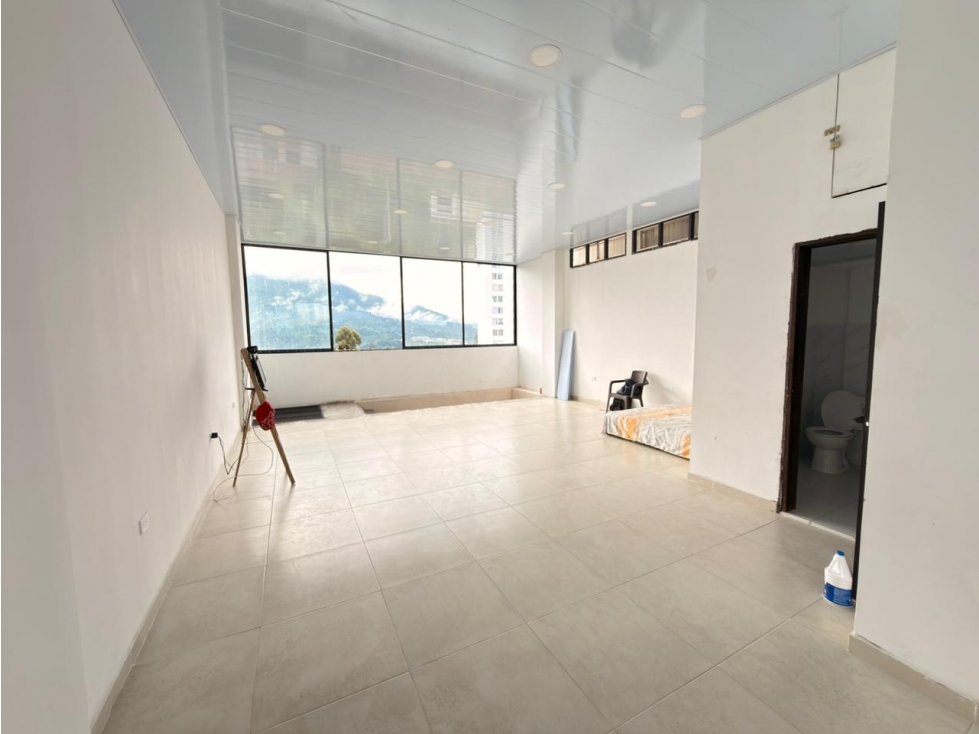 LOCAL EN VENTA O ARRENDAMIENTO 150 M2 ALTA ZONA MALL — foto 3