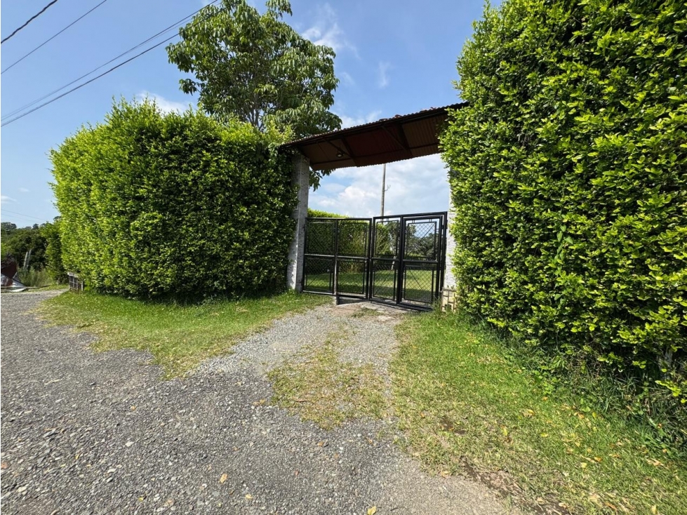 SE VENDE CASA CAMPESTRE VÍA PUEBLO TAPAO
