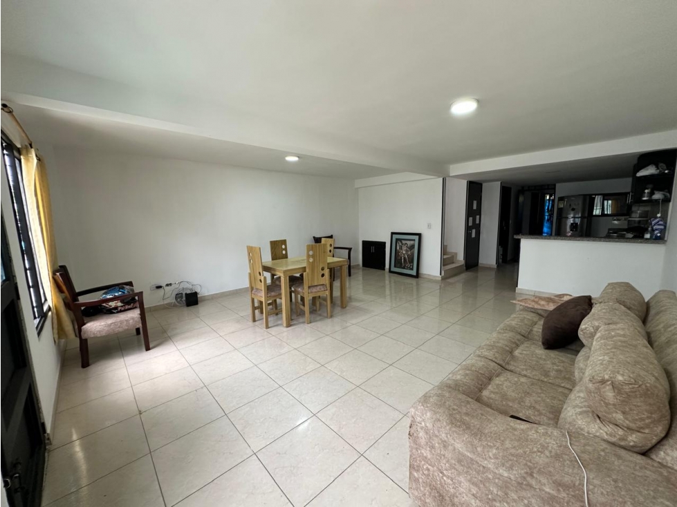 SE VENDE CASA EN MANANTIALES