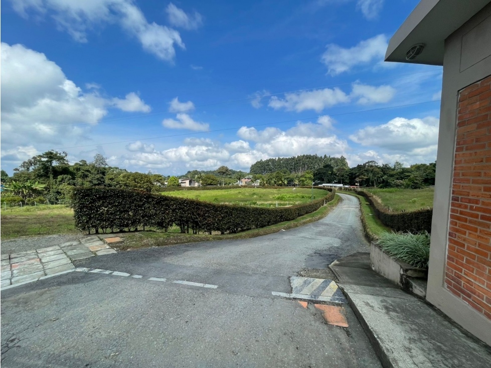 SE VENDE CASA CAMPESTRE EN CODOMINIO EN EL MUNICIPIO DE CIRCASIA